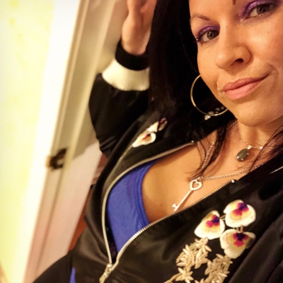 Meet your Posher, Madelyn - Picture 1 of 16